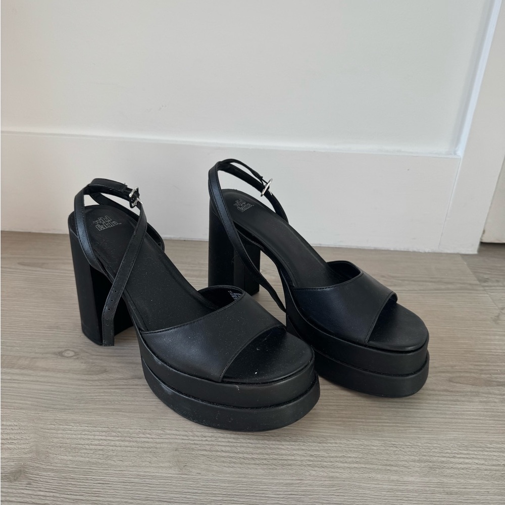 Black Platform Sandals
